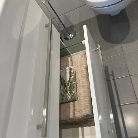 Fin Med Parkering! Apartman *