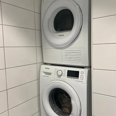 Apartment Fin Med Parkering! *