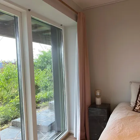 Apartment Fin Med Parkering! *