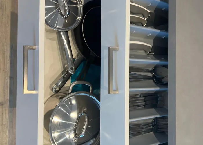 Fin Med Parkering! דירה